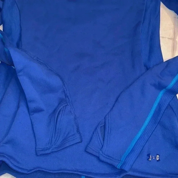UNDER ARMOUR fleece top size small - Picture 2 of 5